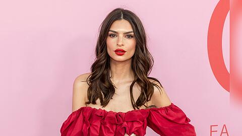Emily Ratajkowski versucht sich im Online-Dating.