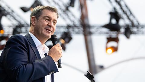 Singen tut er noch nicht, aber wer weiß: Ministerpräsident Markus Söder.