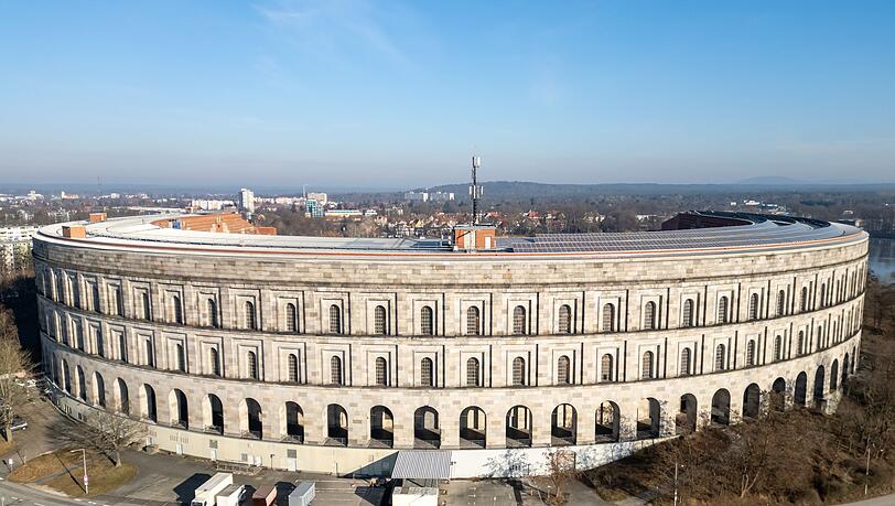In der Kongresshalle wollte Hitler einst w&auml;hrend der Reichsparteitage seine Reden halten. Die Nazis haben das monumentale Bauwerk aber nie fertiggestellt. (Archivbild)