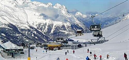 Gute Aussichten: Ein phänomenales Alpenpanorama gibt es bei den Abfahrten in Obergurgl und Hochgurgl eigentlich immer gratis dazu &ndash; hier der Blick in Richtung Timmelsjoch.