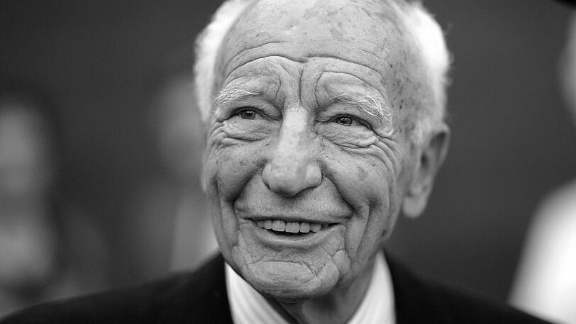 Walter Scheel war von 1974 bis 1979 der vierte Bundespräsident der Bundesrepublik Deutschland. Er verstarb am 24. August im hohen Alter von 97 Jahren.