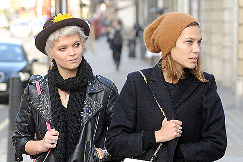 Merken Sie sich diese Mädels: Pixie Geldof (l.) und ihre Freundin Alexa Chung sind die neuen Stil-Vorbilder.