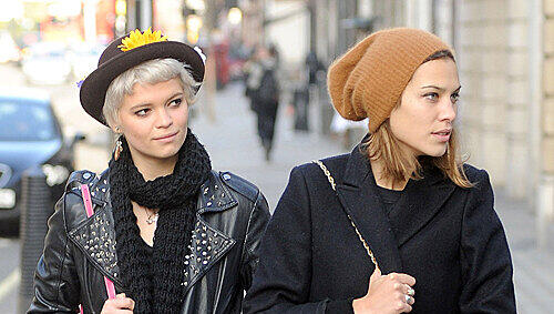 Merken Sie sich diese Mädels: Pixie Geldof (l.) und ihre Freundin Alexa Chung sind die neuen Stil-Vorbilder. Merken Sie sich diese Mädels: Pixie Geldof (l.) und ihre Freundin Alexa Chung sind die neuen Stil-Vorbilder.