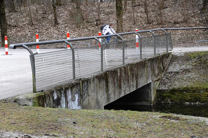 Olympiapark wird saniert. Das ist auch nötig, wie diese Bilder zeigen.