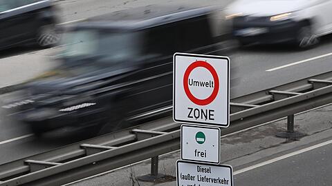 Noch gilt nur die erste Stufe des Dieselfahrverbots, die Stadt München möchte es erst einmal dabei belassen.