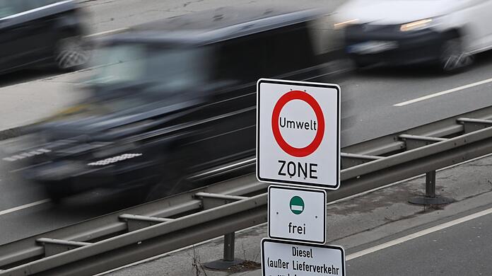 Noch gilt nur die erste Stufe des Dieselfahrverbots, die Stadt München möchte es erst einmal dabei belassen.