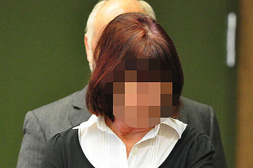 Die Angeklagte Gerda L. (68) steht wegen versuchten Mordes vor dem Münchner Landgericht.