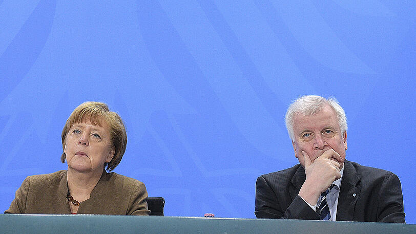 Bundeskanzlerin Angela Merkel (CDU) und der CSU-Vorsitzende Horst Seehofer im Kanzleramt in Berlin.