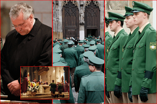 Der Trauergottesdienst für den am 28. Oktober ermordeten Polizisten hat am Montagnachmittag im Augsburger Mariendom begonnen.