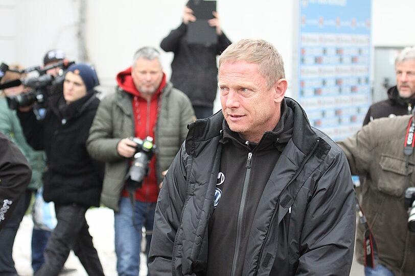 Vorstellung und Trainingseinheit: Tag 1 für Torsten Fröhling als neuer Cheftrainer der Löwen. Die Bilder.