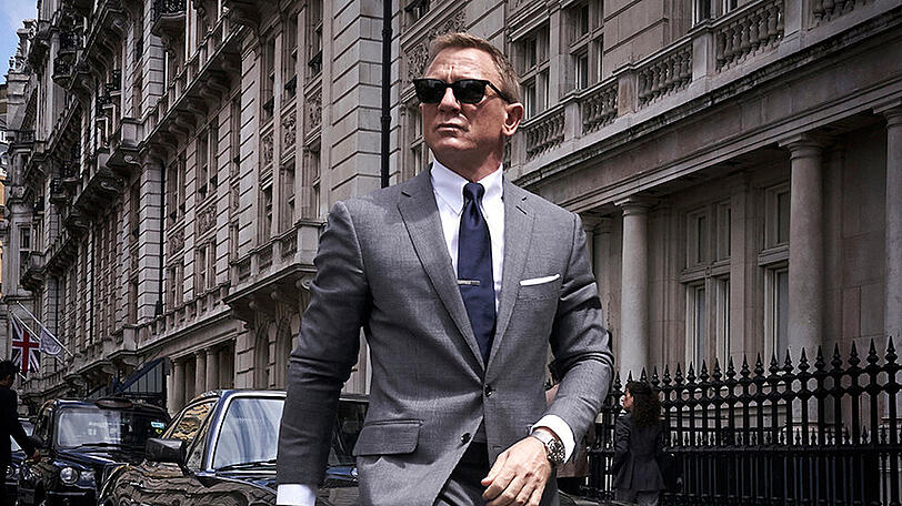 Immerhin etwas: Zumindest der Anzug sitzt bei Daniel Craig alias James Bond so gut wie eh und je