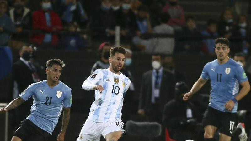 Die argentinische Auswahl um Superstar Lionel Messi (M.) besiegte in Montevideo Uruguay mit 1:0. Die argentinische Auswahl um Superstar Lionel Messi (M.) besiegte in Montevideo Uruguay mit 1:0.
