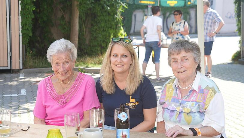 Ilse Drollmann aus Ramersdorf, Bettina Wagler aus Aying und Ursula Stelzl aus Obergiesing schätzen die erfrischende Note der "Giesinger Freiheit". Ilse Drollmann aus Ramersdorf, Bettina Wagler aus Aying und Ursula Stelzl aus Obergiesing schätzen die erfrischende Note der "Giesinger Freiheit".