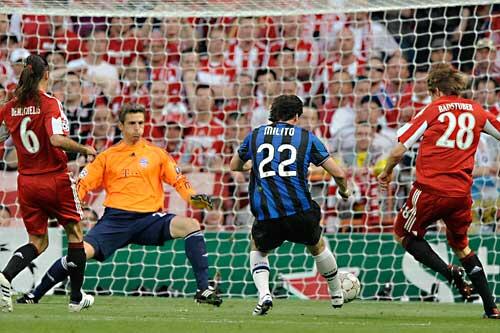 Der Anfang vom Ende: Milito trifft zum 1:0 für Inter Mailand