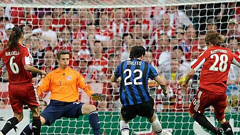 Der Anfang vom Ende: Milito trifft zum 1:0 für Inter Mailand