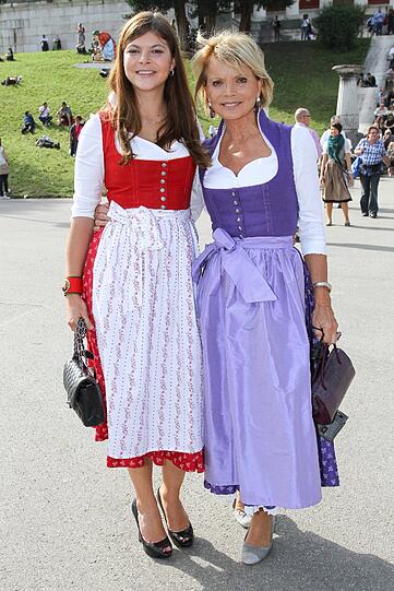 Julia Teewag mit Mutter Uschi Glas.
