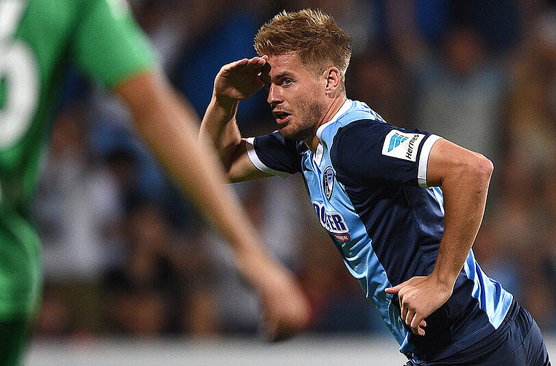 Des Torjägers liebste Pose: Für den Bochumer Simon Terodde war das 1:0 gegen die Löwen das achte Tor in den letzten fünf Pflichtspielen.