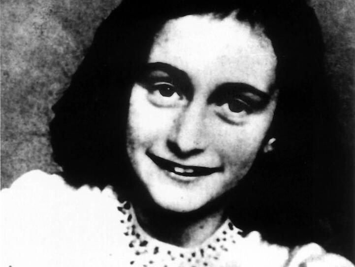 Die ergreifende Geschichte des jüdischen Mädchens Anne Frank gibt es nun in einer zeitgemäßen Form als Video-Tagebuch auf einem Youtube-Kanal.