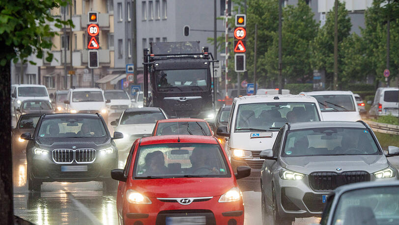 Baustellen und Umleitungen: In den kommenden Wochen müssen Autofahrer an mehreren Stellen in München mit Einschränkungen rechnen. Baustellen und Umleitungen: In den kommenden Wochen müssen Autofahrer an mehreren Stellen in München mit Einschränkungen rechnen.