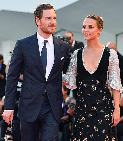 Arm in Arm: Michael Fassbender und Alicia Vikander.