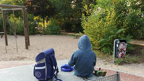 Die Bundesregierung will Kinder und Jugendliche künftig besser bei der Bewältigung von psychosozialen Belastungen durch die Corona-Pandemie unterstützen (Symbolbild).