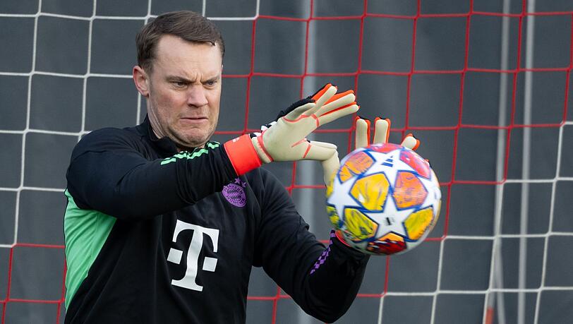 Torwart Manuel Neuer beim Abschlusstraining des FC Bayern auf dem Trainingsgelände an der Säbener Straße.