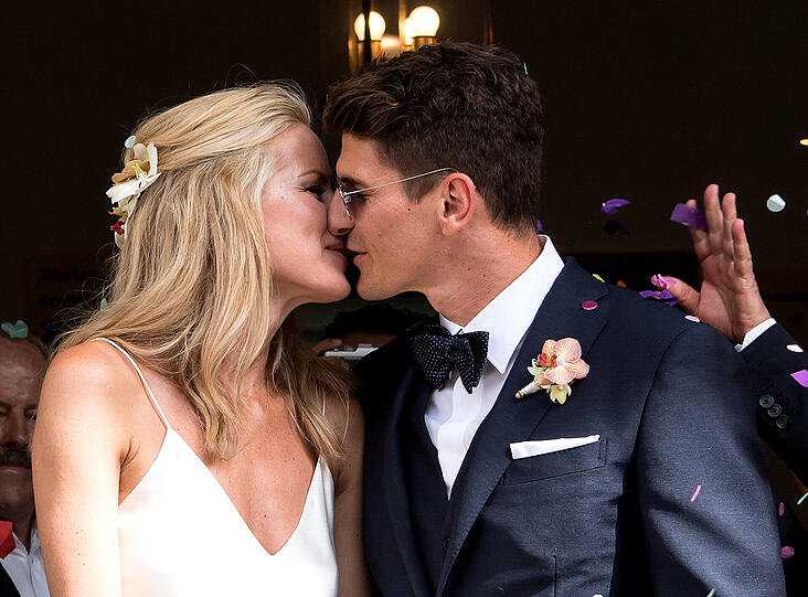 Mario Gomez und Carina Wanzung haben Freitag im Standesamt in der Mandlstraße geheiratet