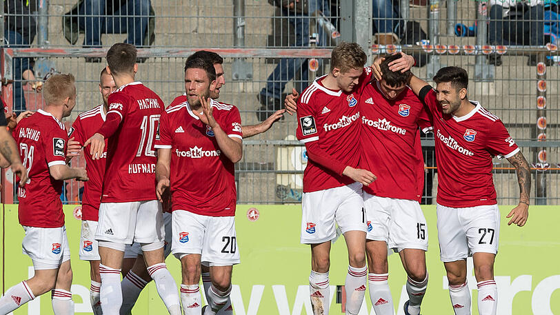 Die SpVGgg Unterhaching gewinnt auch gegen den KFC Uerdingen.