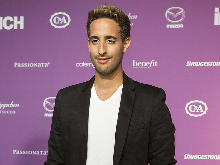 Sami Slimani gewann für seine Arbeit als Internet-Blogger den InTouch Award als "Social Media Star"