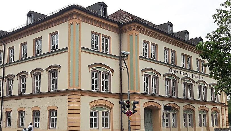 Es bleibt bei zwei Bühnen im Stadttheater. Es bleibt bei zwei Bühnen im Stadttheater.