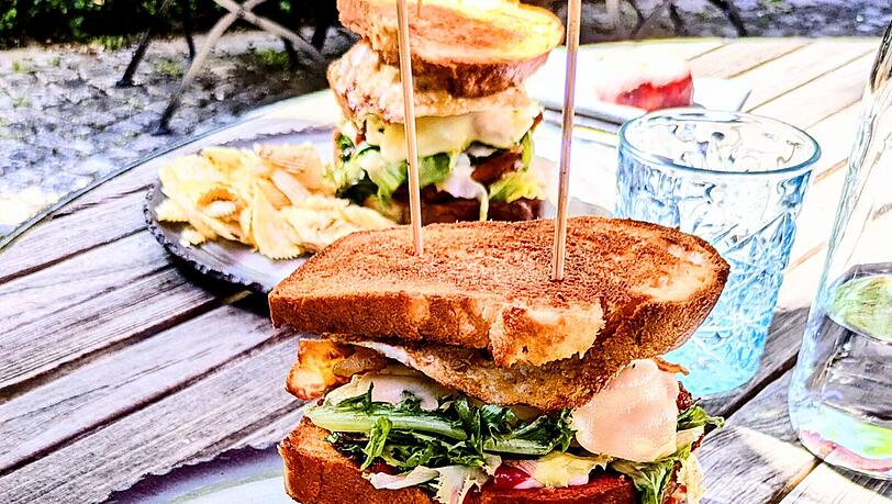Das Club Sandwich steht samstags immer auf der Karte. Das Club Sandwich steht samstags immer auf der Karte.