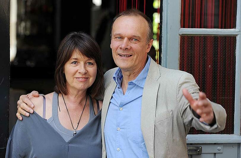 "Gespräche mit Franziska erfüllen mich", das sagt Schauspieler Edgar Selge über seine Frau Franziska Walser. Seit 37 Jahren leben, lieben und spielen sie zusammen.
