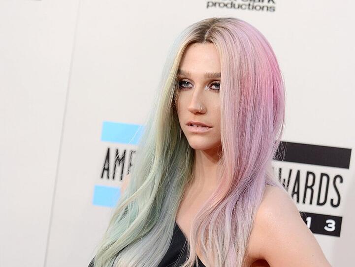 Sängerin Kesha bei den American Music Awards 2013