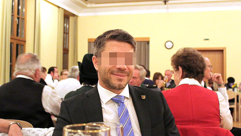 Christian A. (1976 geboren) ist verheiratet und hat drei Kinder. Christian A. (1976 geboren) ist verheiratet und hat drei Kinder.