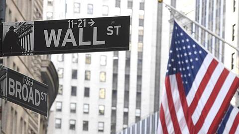 Die Wall Street hat nach einem dramatischen Kursrutsch erneut den Handel unterbrochen.