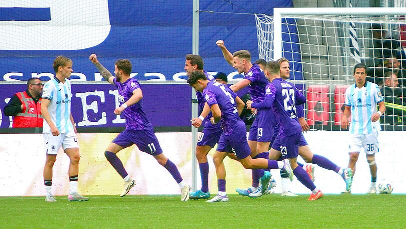 Aue jubelt gegen den TSV 1860.