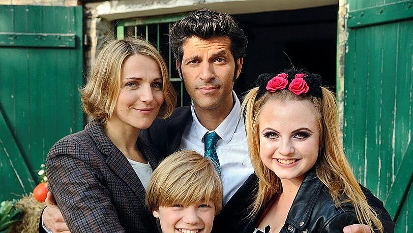 Tanja Wedhorn (li.) mit ihrer Filmfamilie Tanja Wedhorn (li.) mit ihrer Filmfamilie