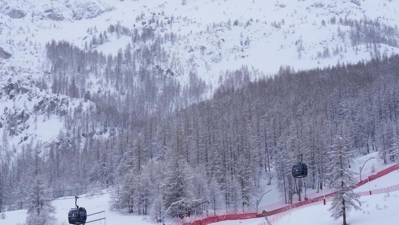 Wegen heftigen Neuschnees müssen wurde die Damen-Abfahrt in Val D'isere endgültig abgesagt. Wegen heftigen Neuschnees müssen wurde die Damen-Abfahrt in Val D'isere endgültig abgesagt.