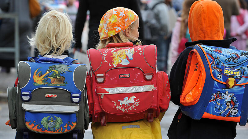 Der Kinderzuschlag ist eine Unterstützung für Eltern, deren Einkommen nicht ausreicht, um auch den Unterhalt ihrer Kinder ausreichend zu sichern.
