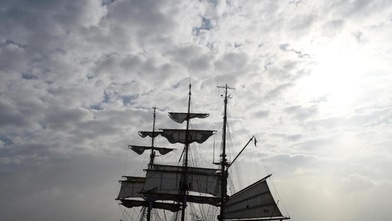 Die Gorch Fock läuft aus ihrem Heimathafen Kiel aus. Die Gorch Fock läuft aus ihrem Heimathafen Kiel aus.