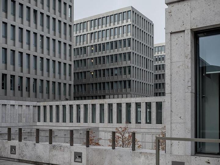 BND-Zentrale in Berlin: Hier sind noch jede Menge attraktive Jobs zu haben.