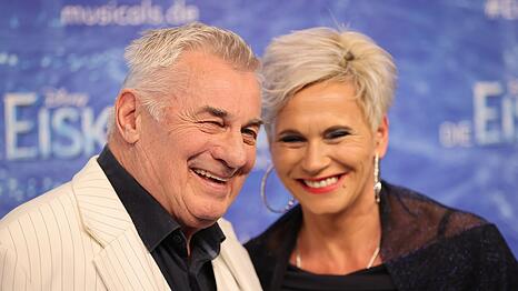 Heinz Hoenig und seine Frau Annika erwarten Nachwuchs.