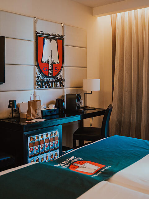 100 Zimmer des Eurostars-Hotels in der Arnulfstra&szlig;e stehen gerade ganz im Zeichen der Spaten-Brauerei.