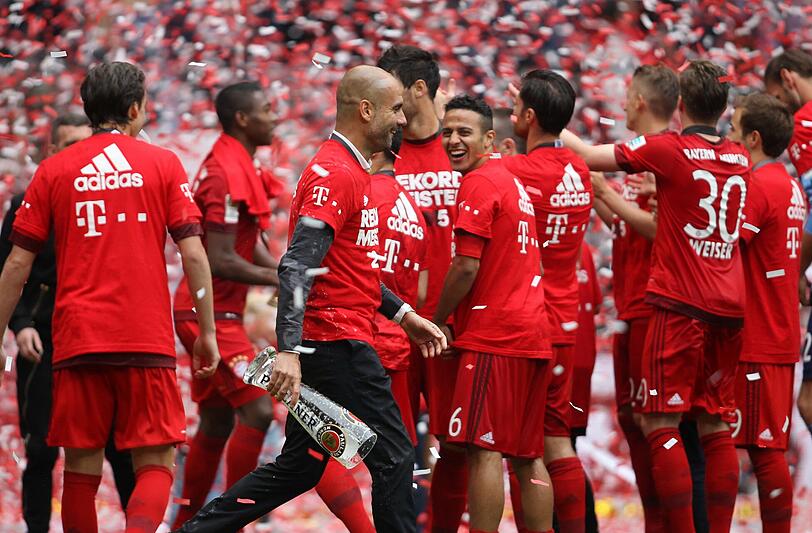 Konfetti, Bierduschen und Meisterschale: Die besten Bilder von der Bayern-Party aus der Allianz Arena!