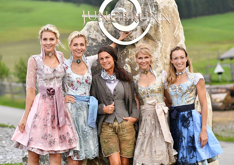 Julia und Nina Meise (Meise-Zwillinge), Ulrika Gutheinz (Hotel Jungbrunn), Natascha Grün und Christine Theiss