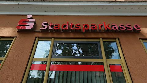 Versucht die Münchner Stadtsparkasse, Münchner Obdachlose aus ihren Schalterräumen zu vertreiben? (Symbolbild)
