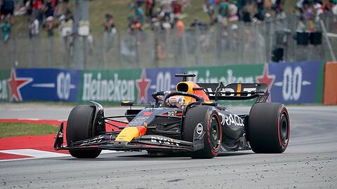 Max Verstappen aus den Niederlanden hat im letzten Training in Barcelona Bestzeit aufgestellt.