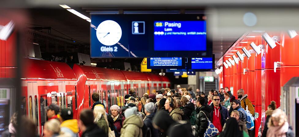 Fast alle S-Bahnlinien sind in M&uuml;nchen auf der Stammstrecke unterwegs. (Archivbild)