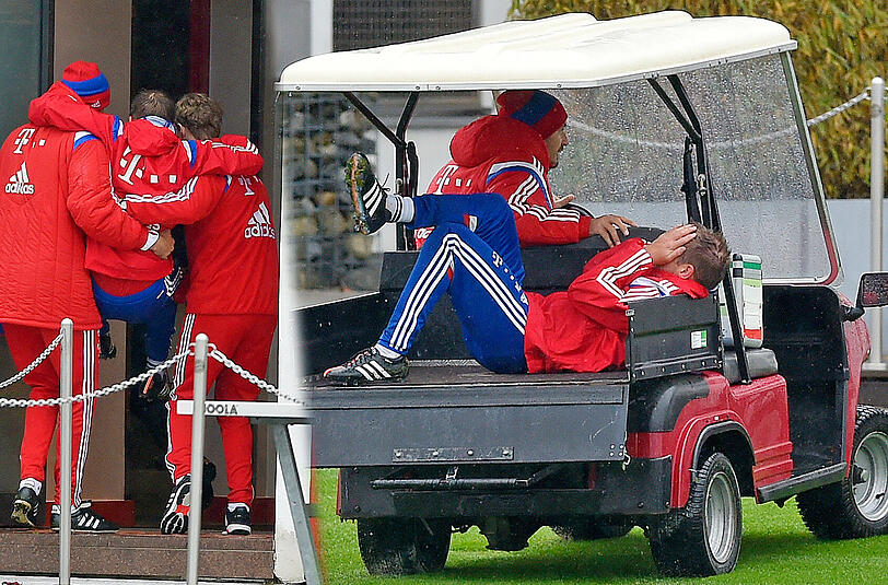 Philipp Lahm liegt geschockt auf dem Golfcart nach der Trainingsverletzung.