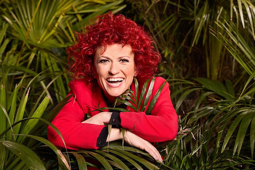 Pop-Star Lucy Diakovska (47) zählt wohl zu den Promis mit der höchsten Gage im Dschungelcamp 2024. Julian F.M. Stoeckel vermutet, dass die Sängerin zwischen 80.000 und 90.000 Euro bekommt.